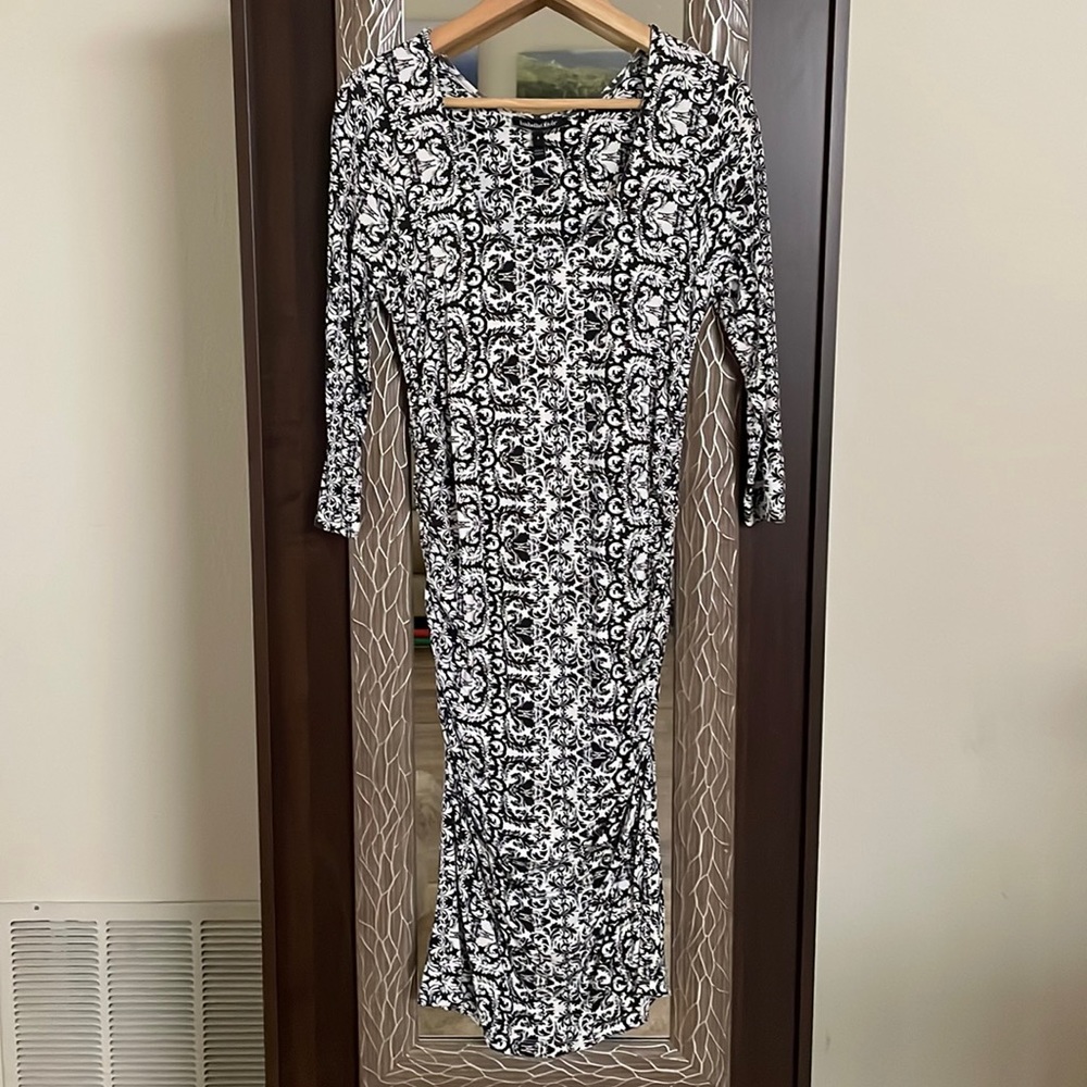 Isabella Oliver Maternity Dress size 4 ( fits size 8-10)